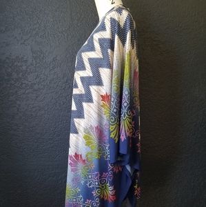 Kimono-style stretch wrap with border print